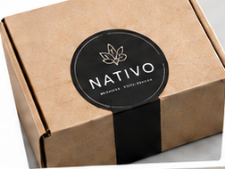 Caja kraft con etiqueta de la referencia